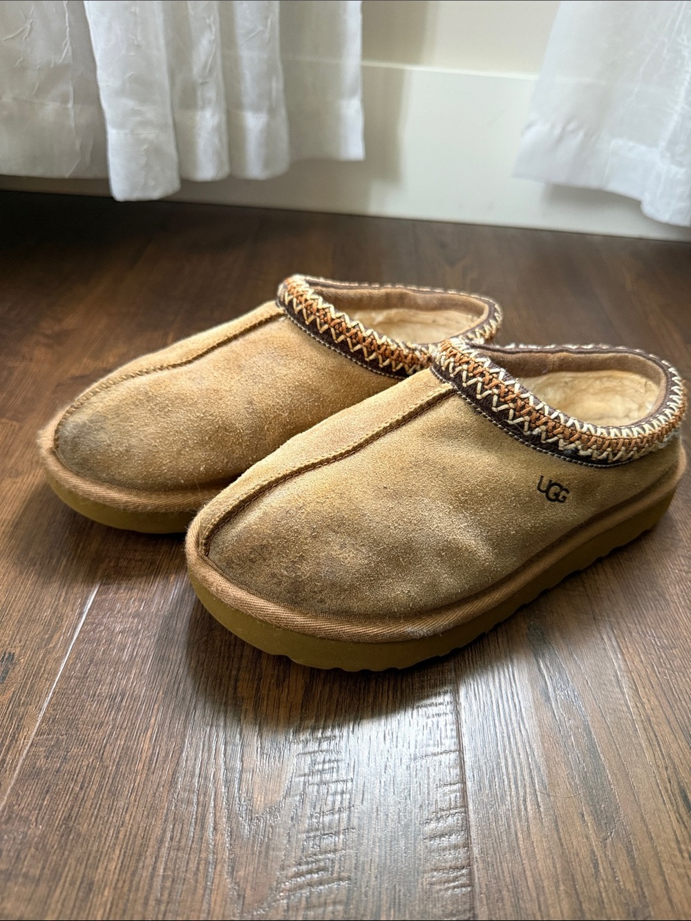 Ugg Tasman slippers